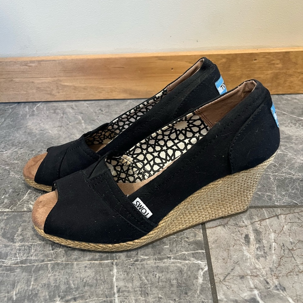 Tom’s Wedge Heel